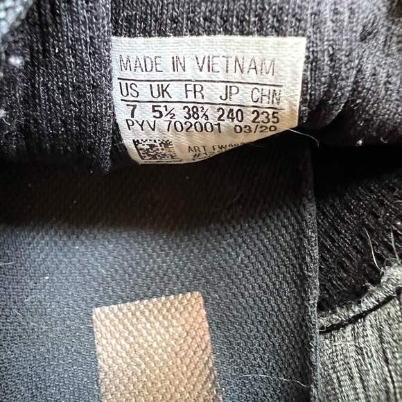 Adidas Tennis Shoes - Picture 5 of 5